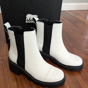 Sorel Chelsea Joan Now Waterproof Boot Size 9 1/2  New in Box ❤️